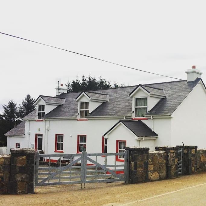 The Potters Cottage Clifden Exterior photo